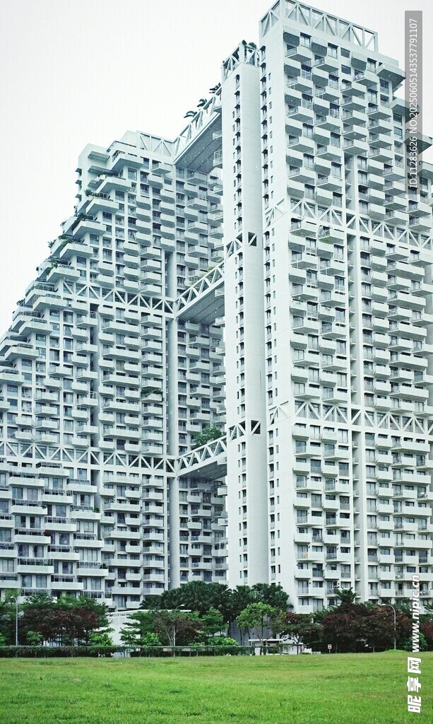 现代高层住宅与绿地景观