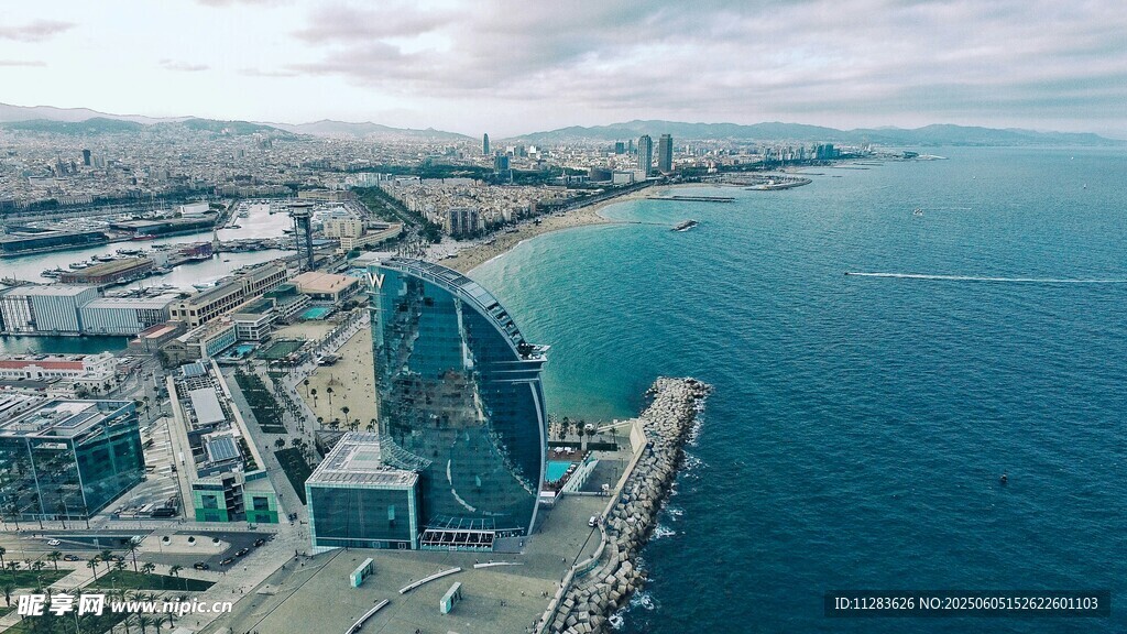 巴塞罗那海滨城市风光