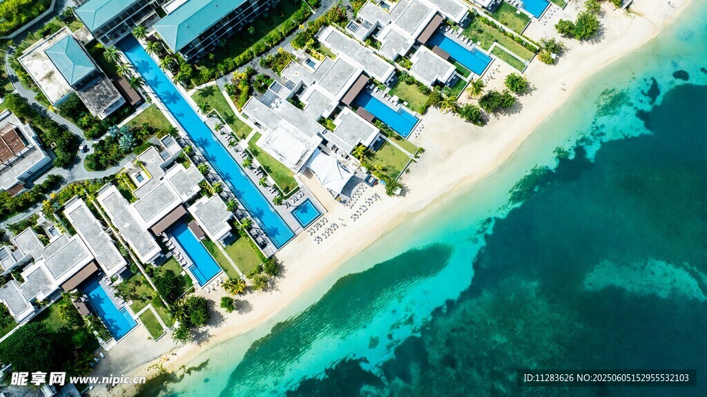 俯瞰海滨度假酒店美景