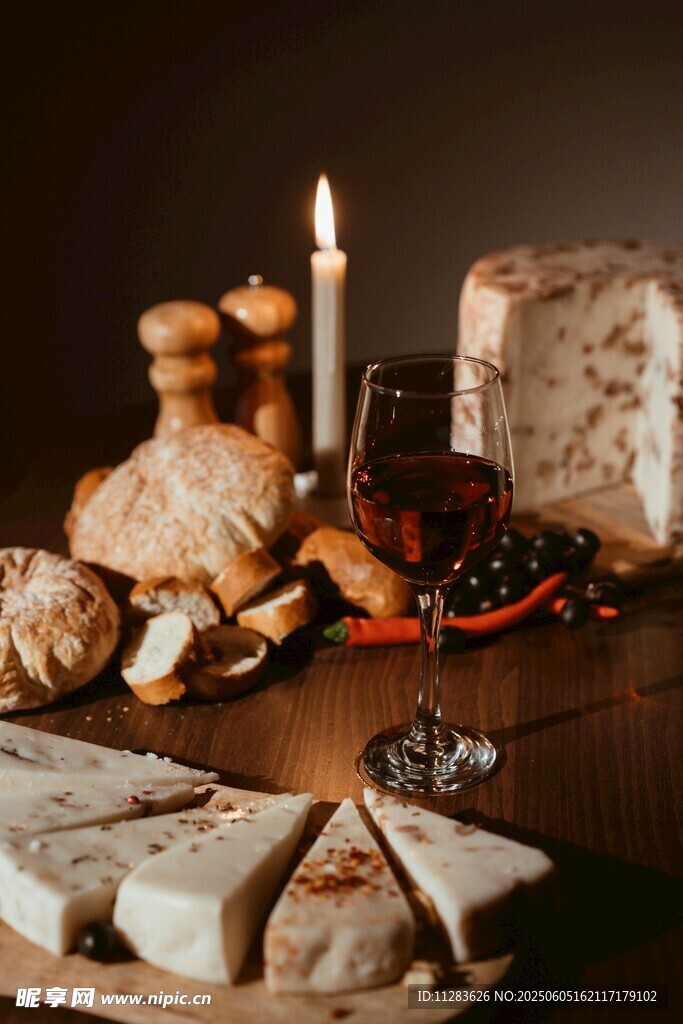美味奶酪与多样美食组合