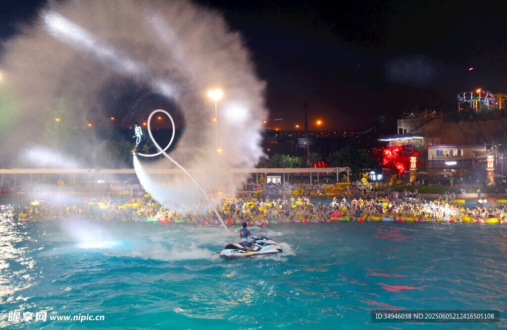 水上飞人表演精彩瞬间