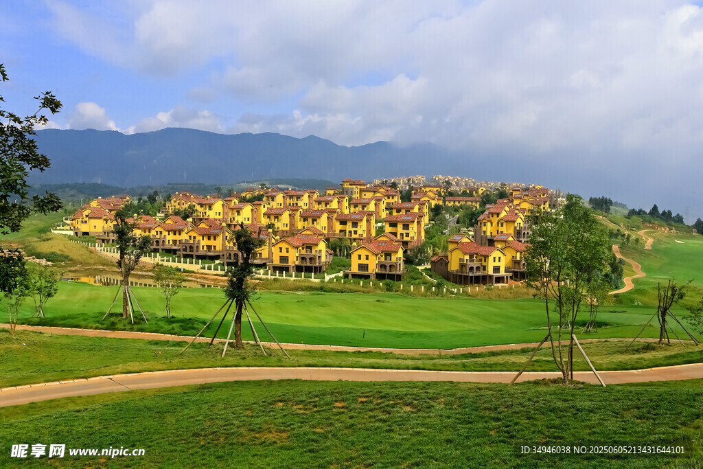 田园山间美丽村落景观