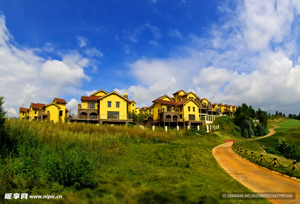 田园风光中的美丽住宅