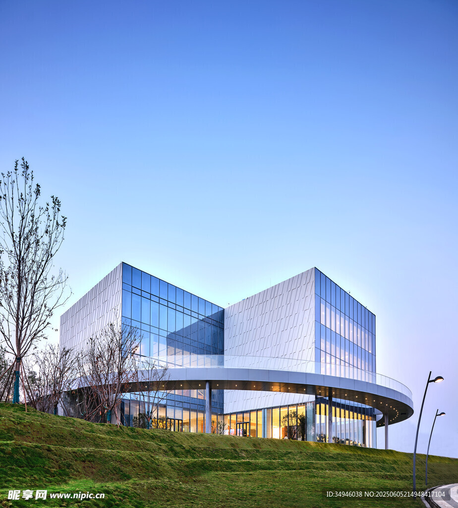 现代风格的独特建筑外观