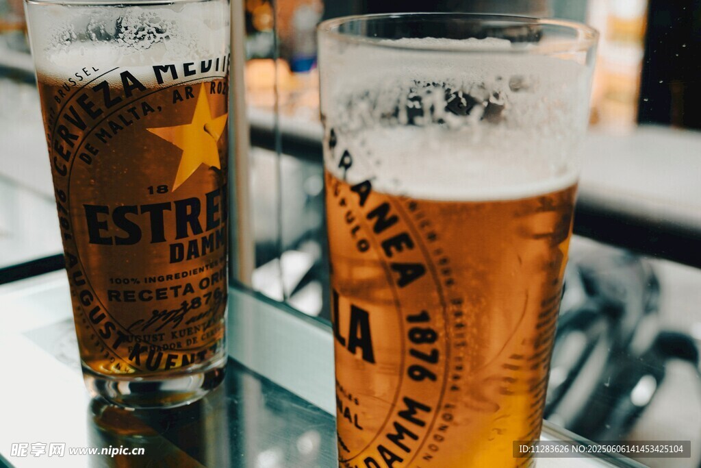 星牌啤酒玻璃杯特写