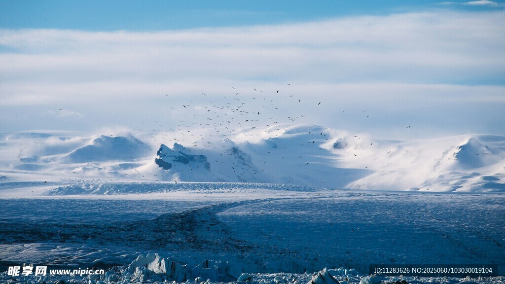 壮丽雪山景观