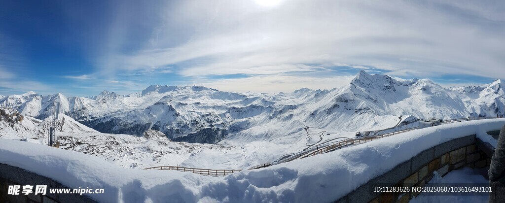 雪山壮丽景观