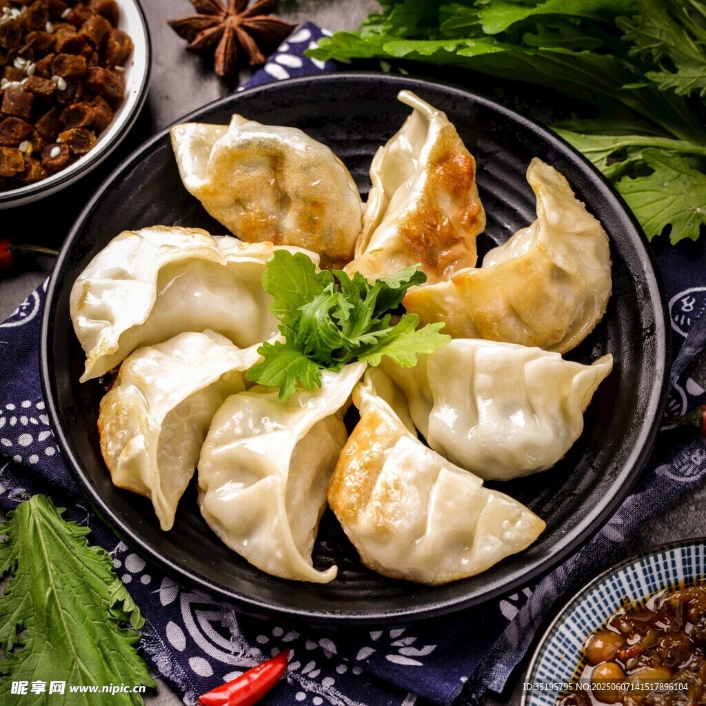 美味饺子摆盘精致诱人