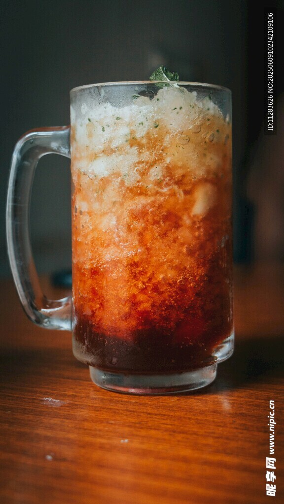渐变色彩冰饮玻璃杯