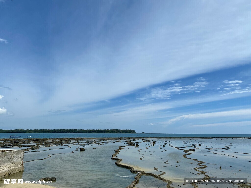 海边浅滩风光