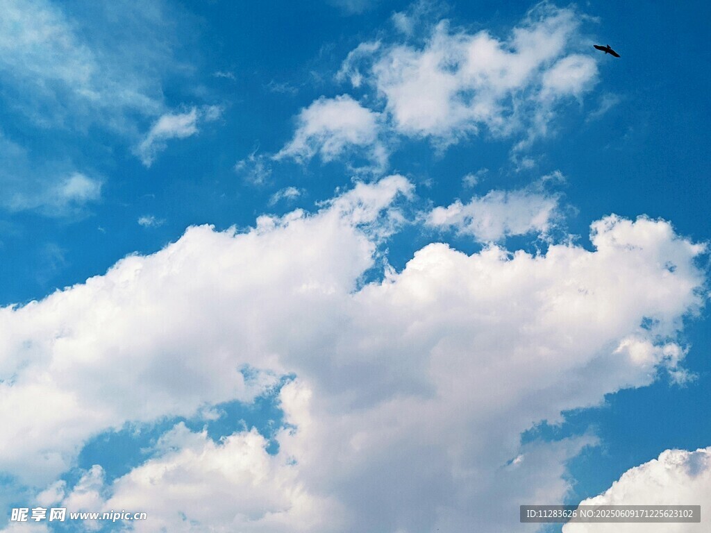 蓝天白云美景