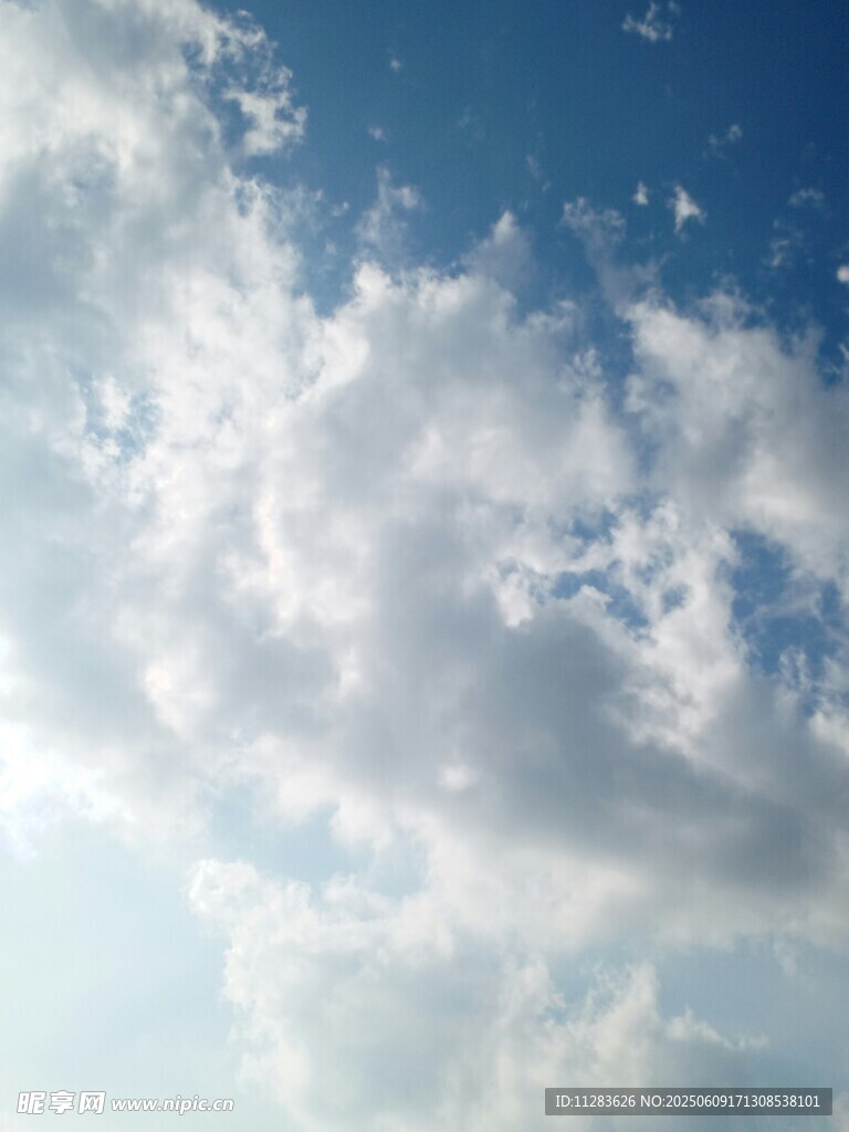 蓝天白云美景