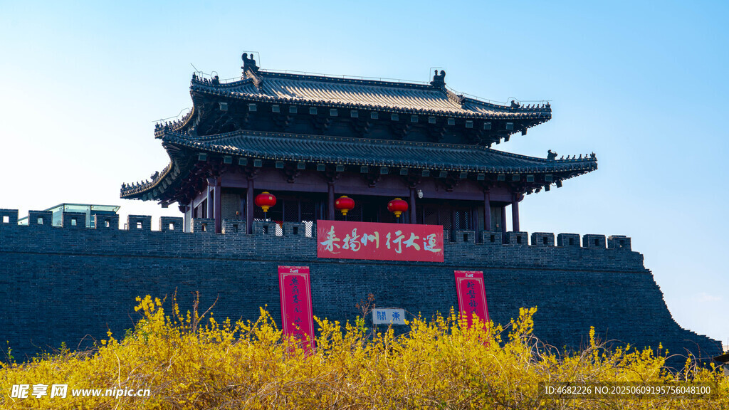 扬州东关街巍峨古城楼