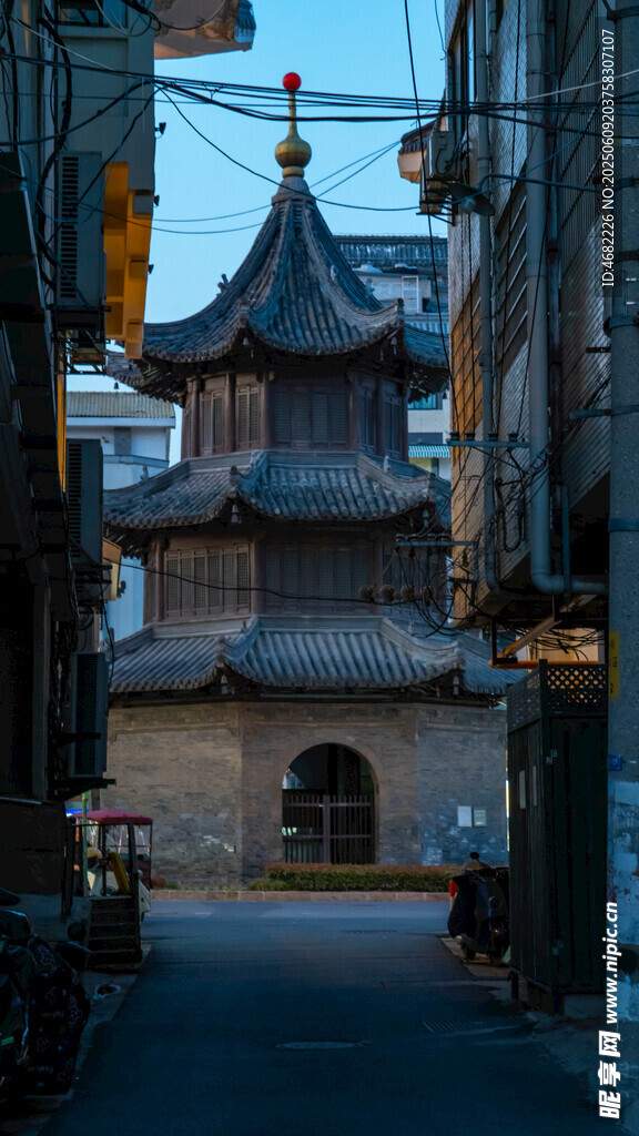 扬州四望亭中式建筑的静谧街巷