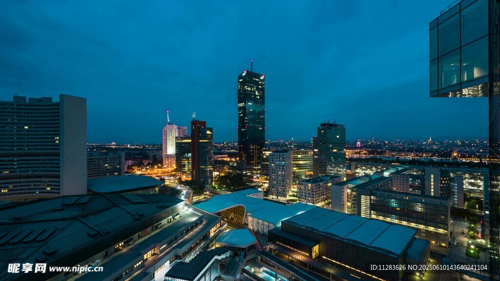 城市夜景俯瞰图