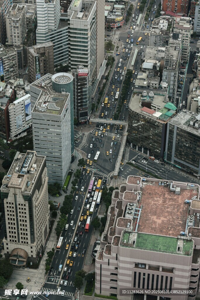 俯瞰繁华都市建筑群