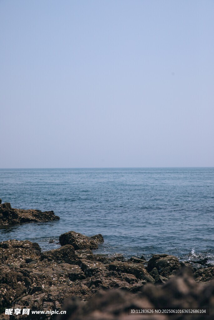 海边礁石