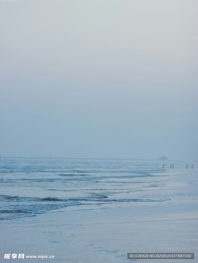 宁静海边景象