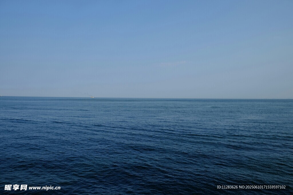 广阔海面