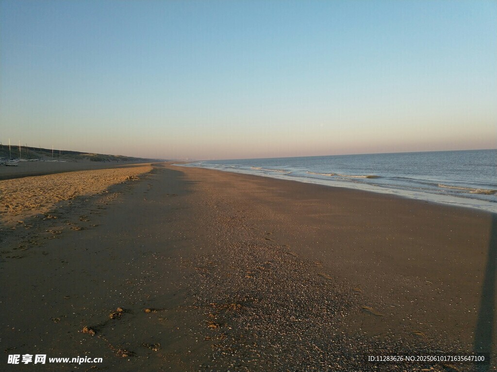 宁静海滩