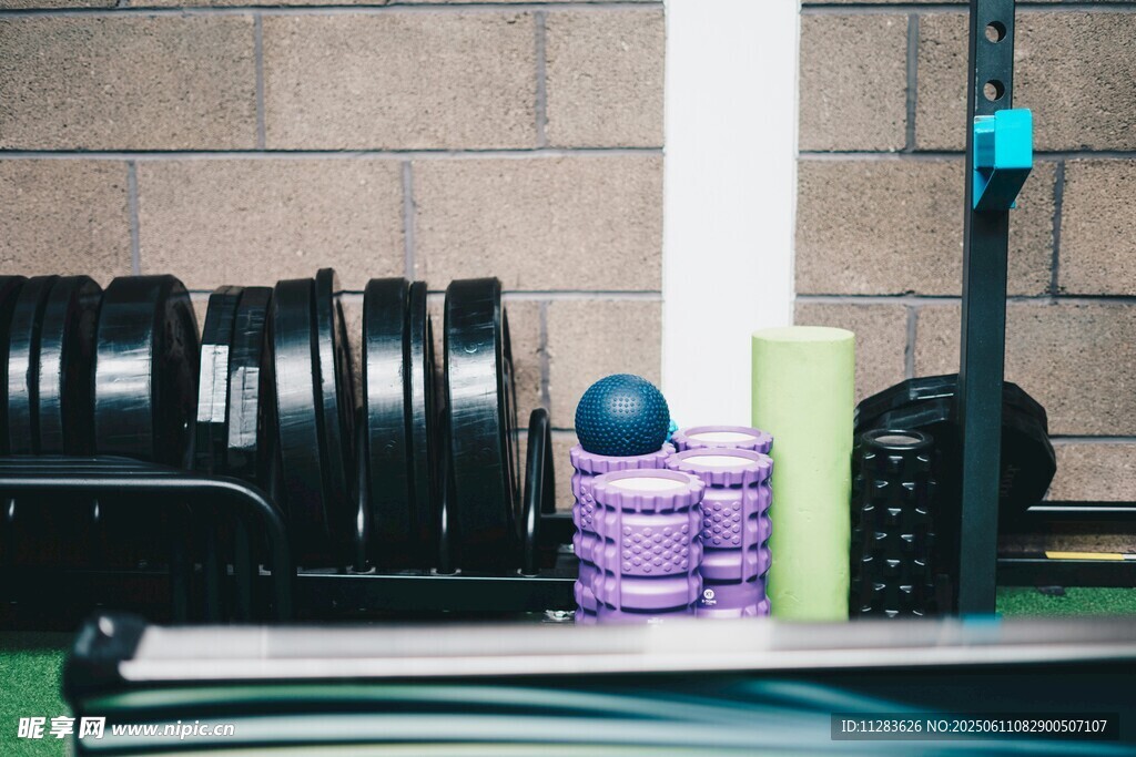 多样健身器材展示