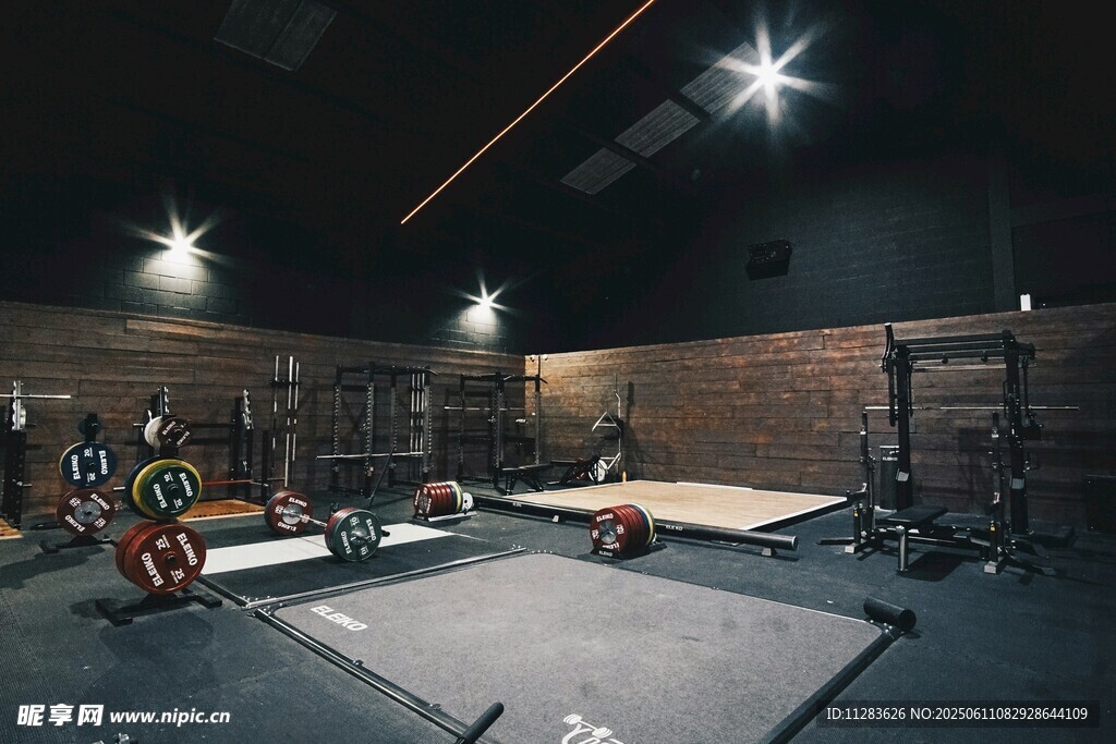 现代健身房内景展示