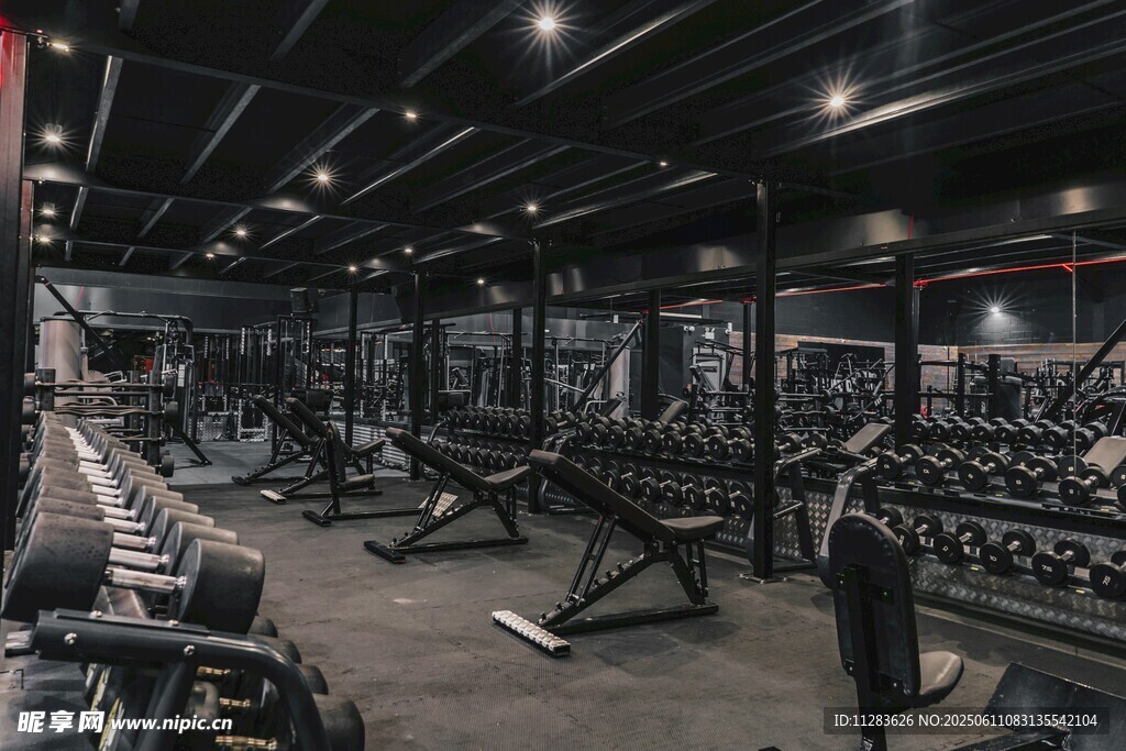 现代健身房内景展示