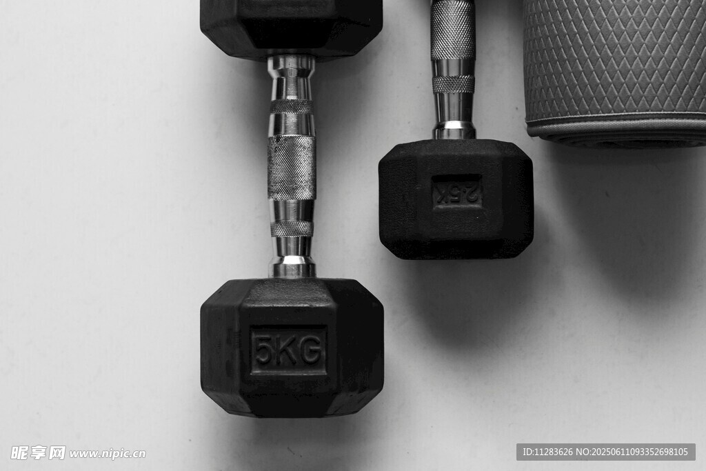 黑色哑铃特写