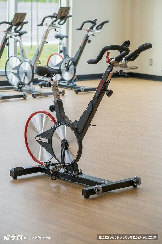 室内动感单车健身器材