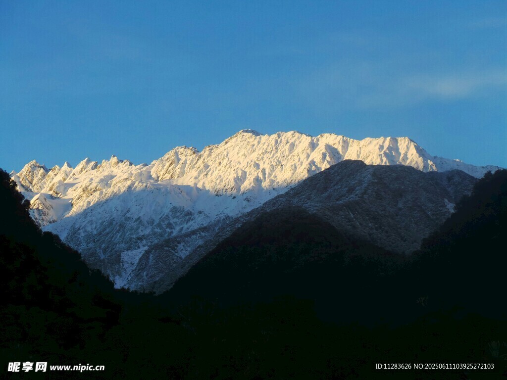 壮丽雪山美景
