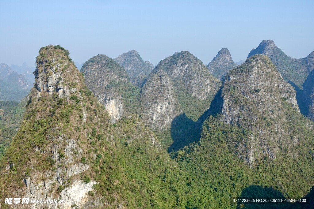 秀丽山峦