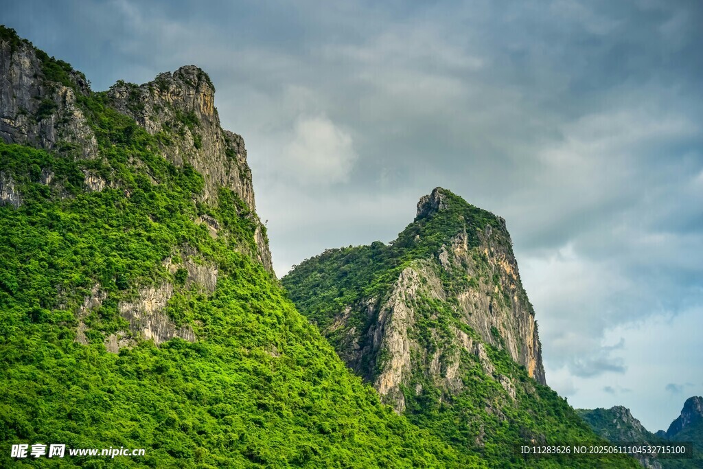 云雾缭绕美景