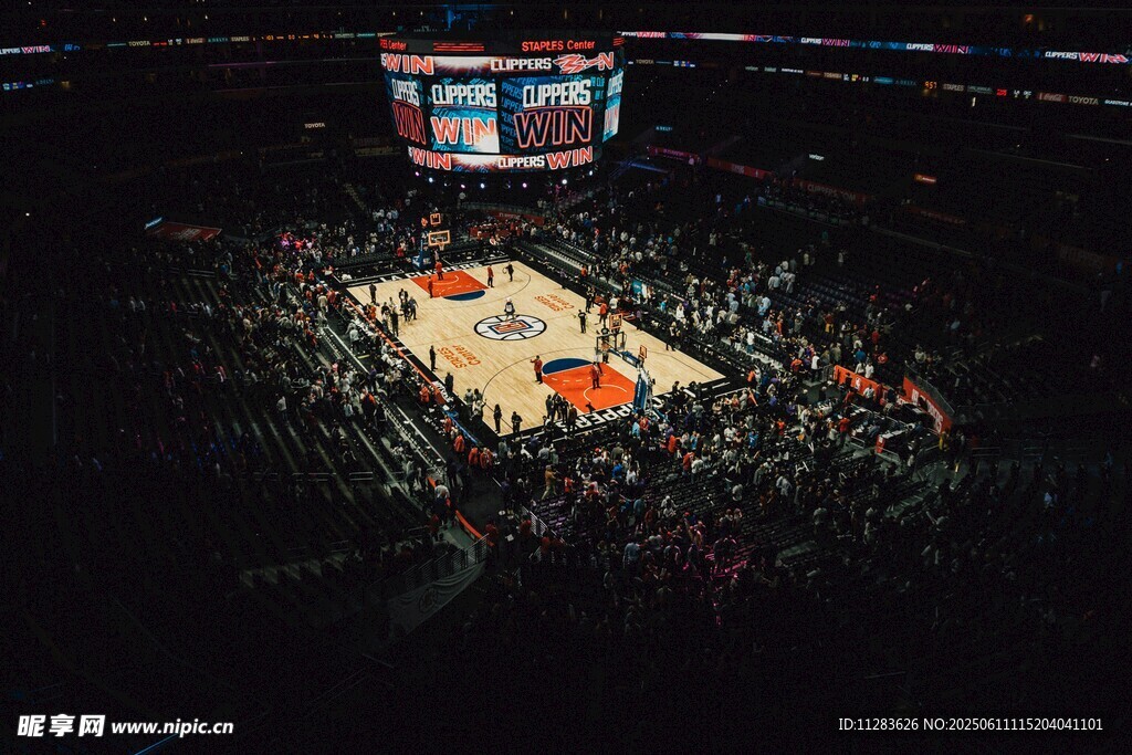 俯瞰热闹演唱会现场