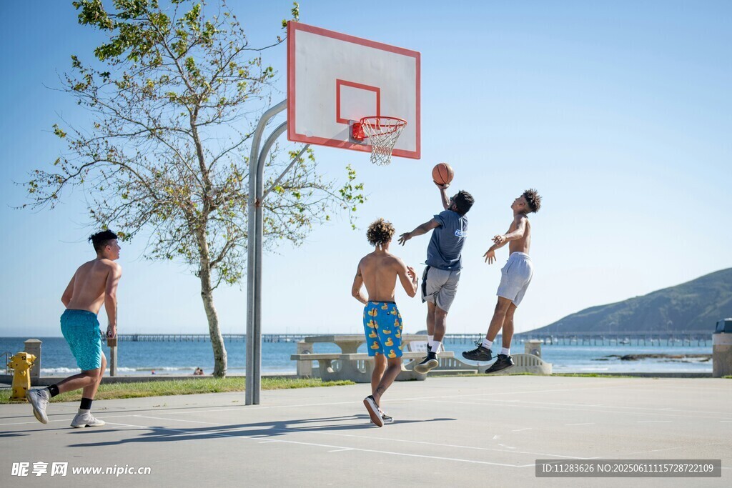 户外篮球少年活力瞬间