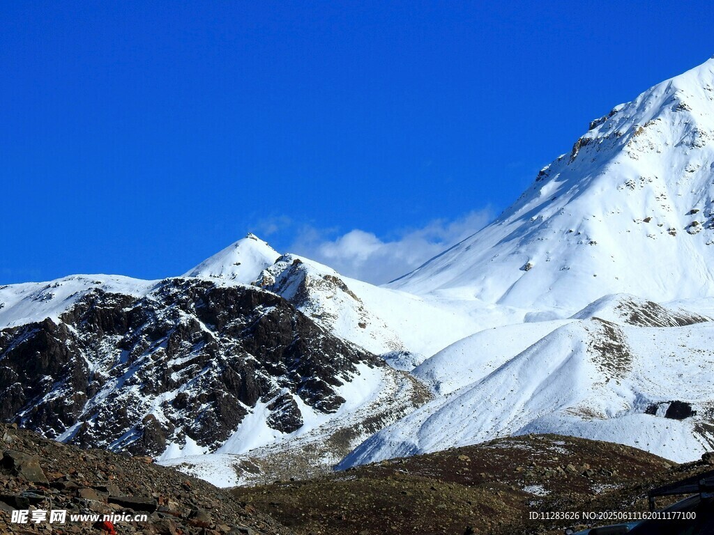 雪山壮丽风光