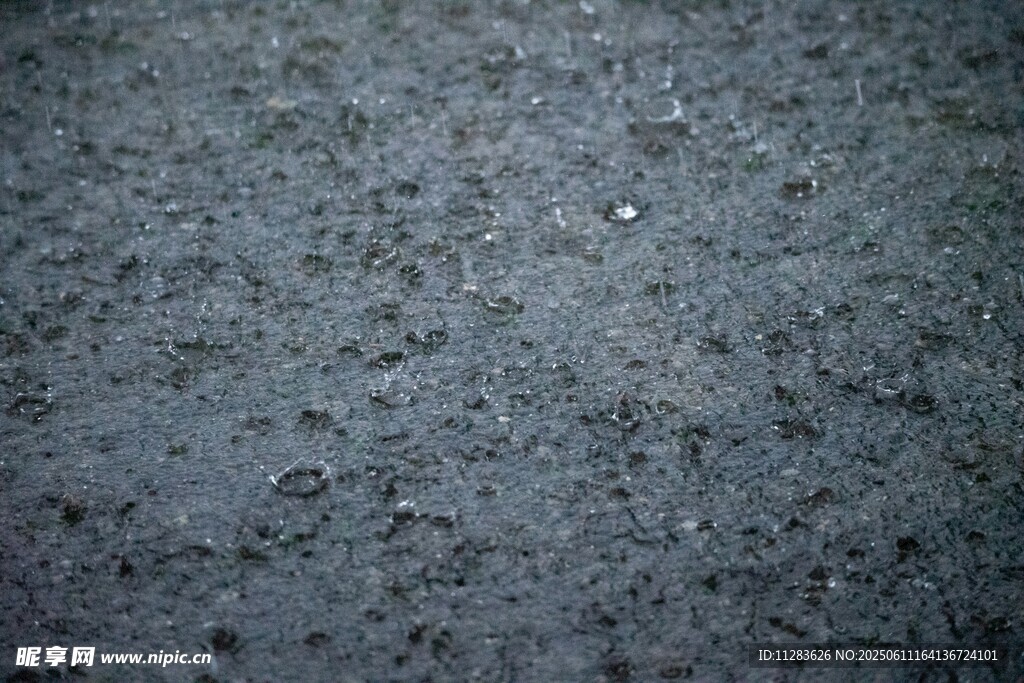 下雨