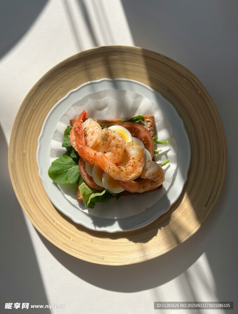 美味虾仁摆盘美食
