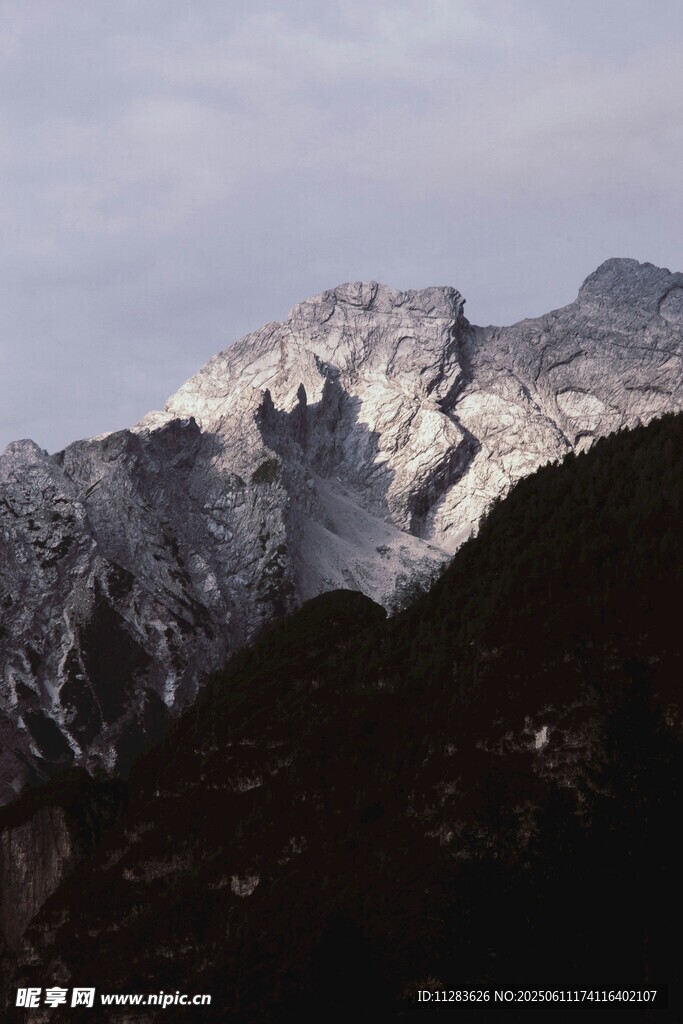 壮丽雪山景色