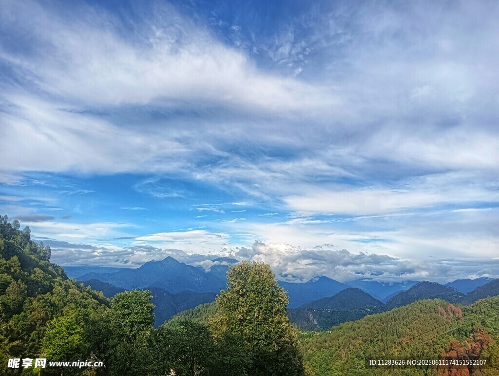 山间美景