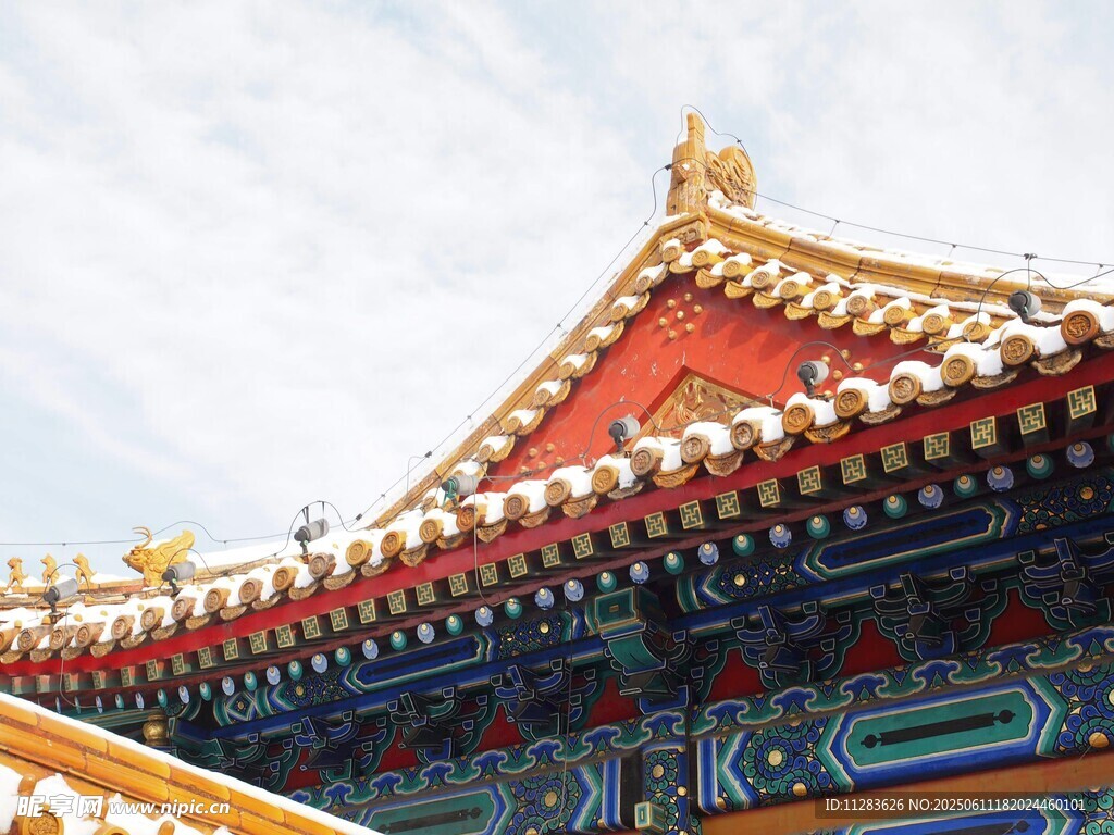 中式古建筑屋顶一角