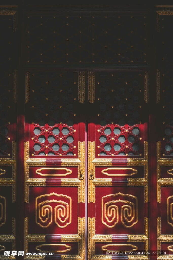 中式古典雕花门窗