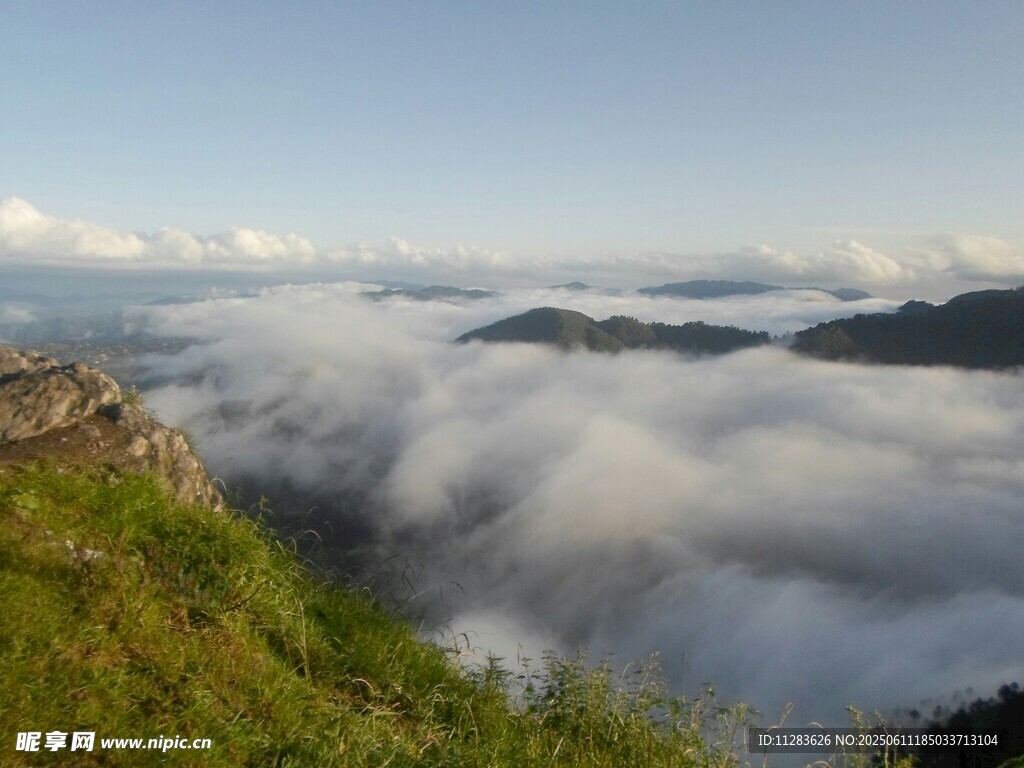 山间云海美景