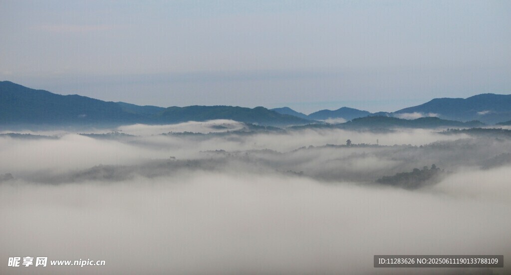 山间云海美景