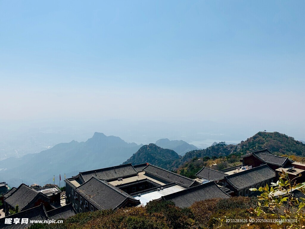 山间村落屋顶
