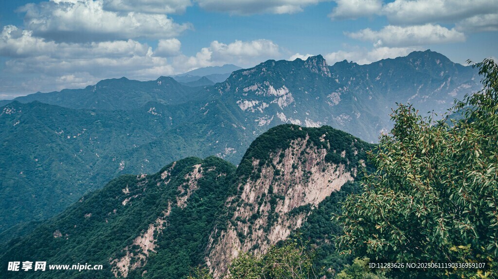 壮丽山峦美景