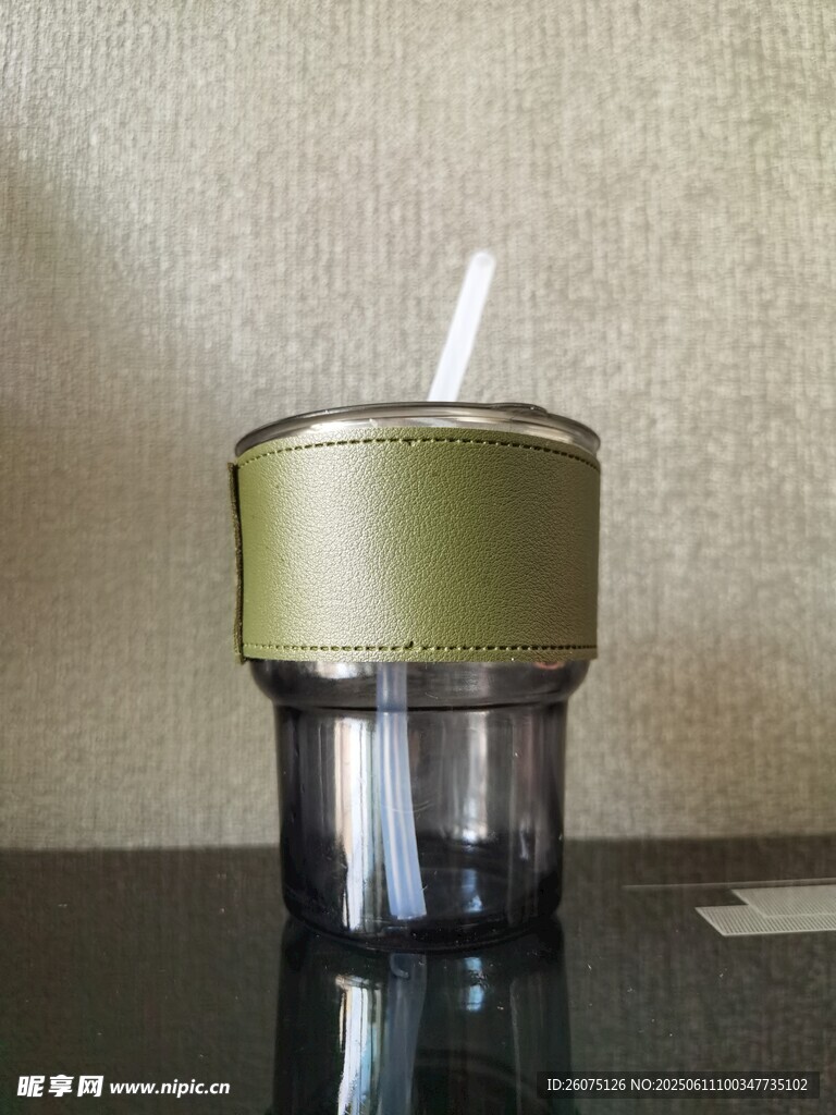 绿色便携榨汁杯