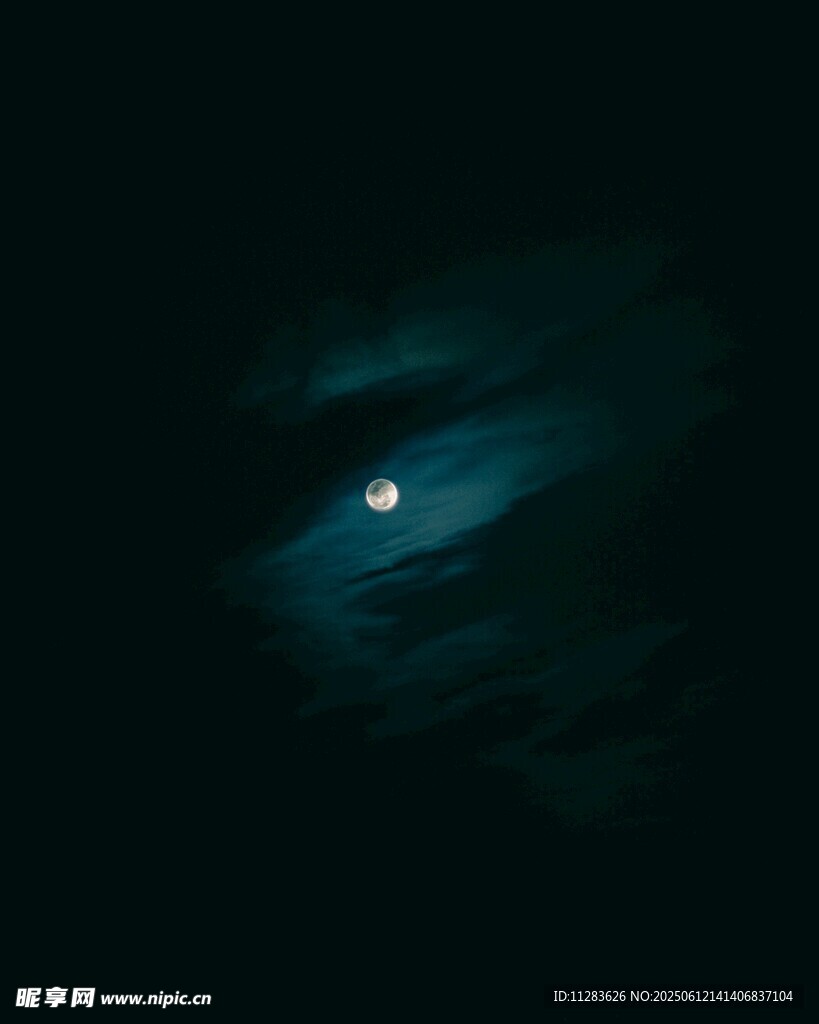 夜空上的明月