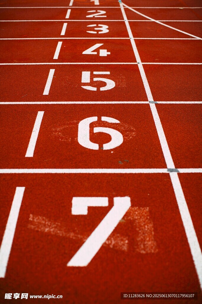 红色跑道