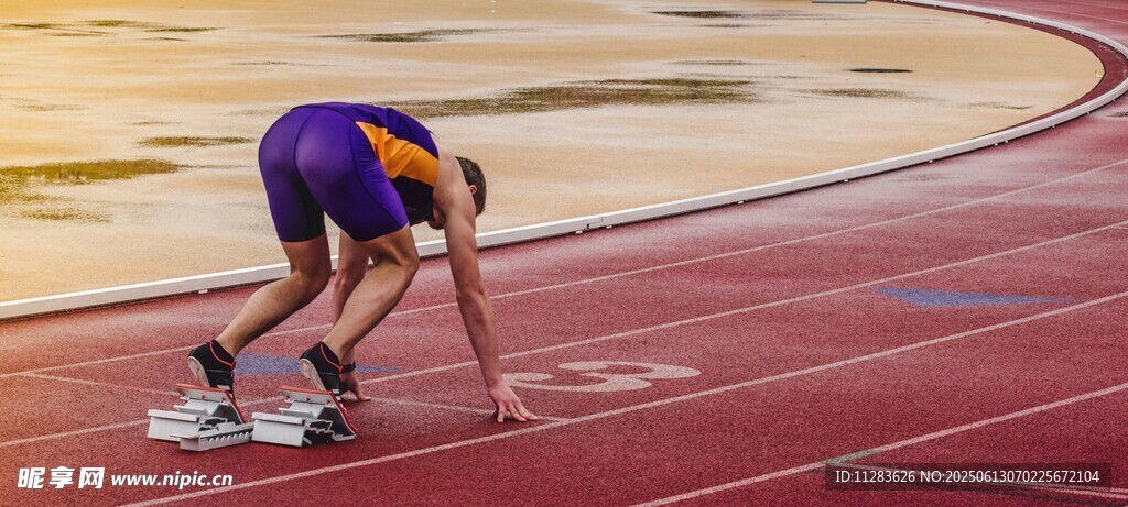 运动员起跑瞬间