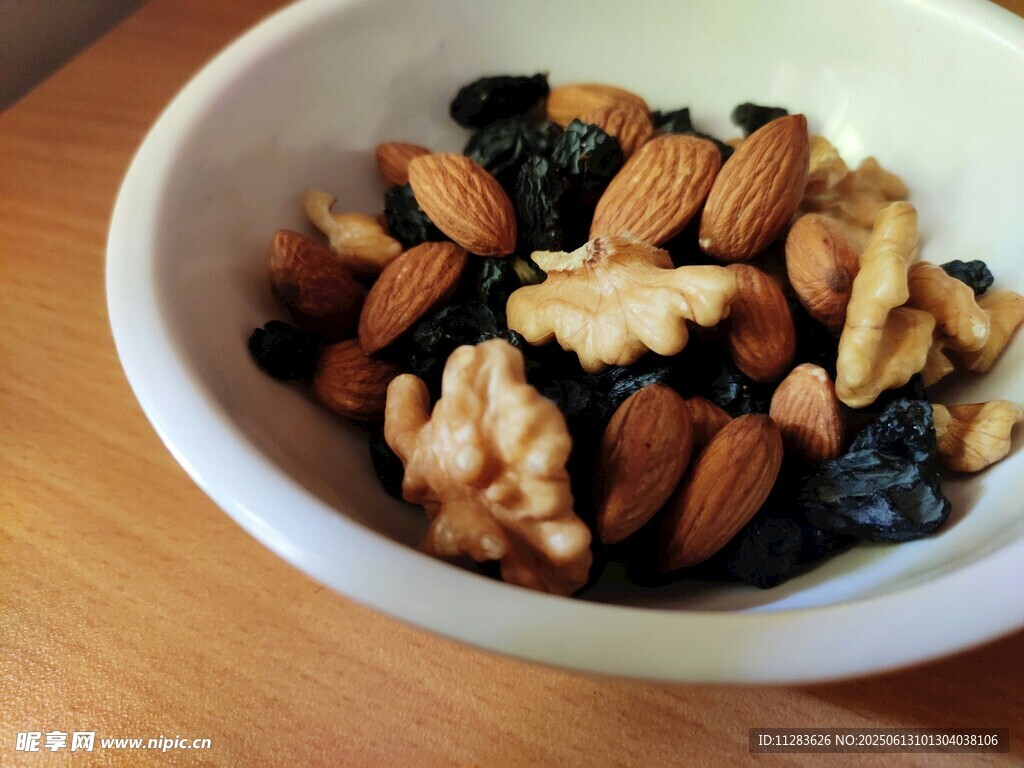 坚果果干混合零食碗